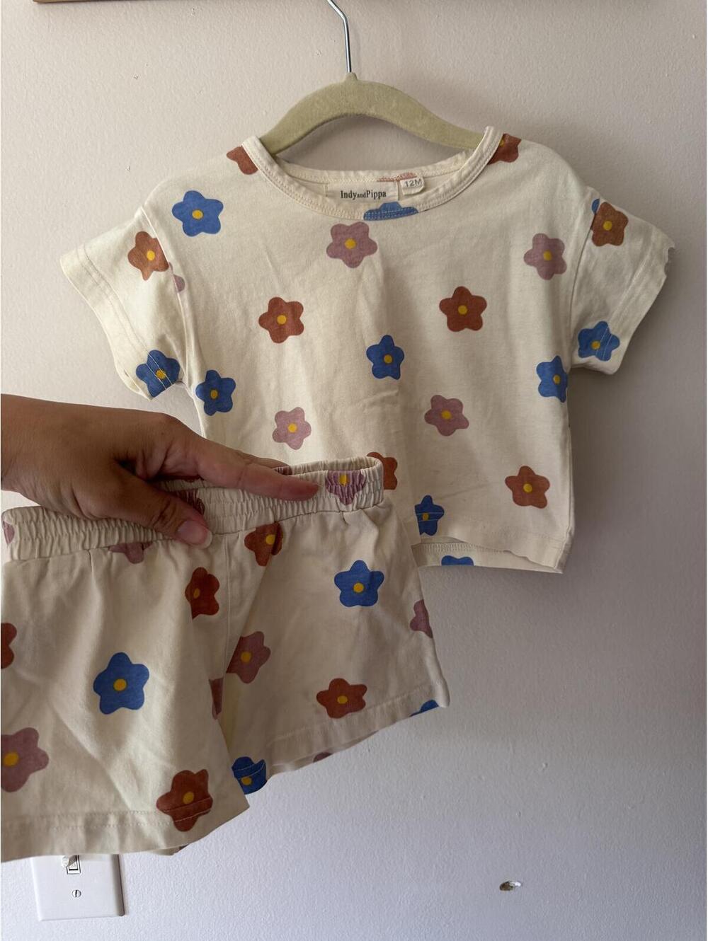 Indy & Pippa Cream and floral set